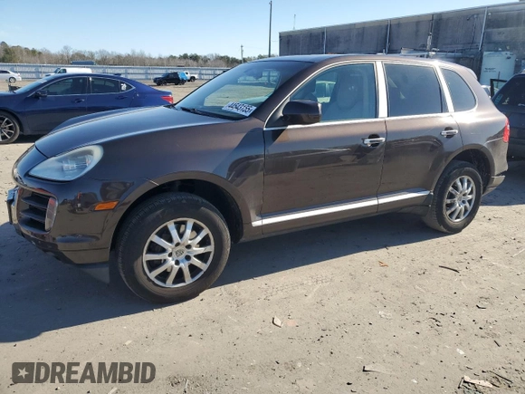 2010 Porsche Cayenne z VIN WP1AA2AP9ALA08492, wystawiony jako Copart lot #44543155 z przebiegiem 144 106 mil mil oraz Szkody całkowita. Historia ofert i sprzedaży dostępna na DreamBid. Obrazek 1.