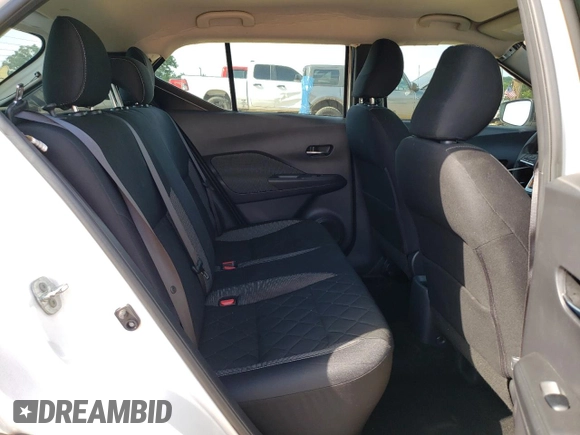 2018 Nissan Kicks SV with VIN 3N1CP5CU3JL511892, listed as a Copart auction lot 57260555 with 71,305 mi miles and Salvage title. Bid and sale history available at DreamBid. Image 11.
