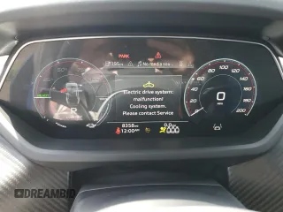 2023 Audi RS e-tron GT z VIN WAUBHBFW7P7903740, wystawiony jako Copart lot #55556935 z przebiegiem 8358 mil mil oraz Szkody całkowita. Historia ofert i sprzedaży dostępna na DreamBid. Obrazek 9.