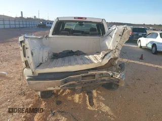 2006 GMC Sierra 2500HD Classic SLT with VIN 1GTHC23D46F178472, listed as a IAAI auction lot 41786040 with 206,968 mi miles. Bid and sale history available at carsss.com. Image 17.