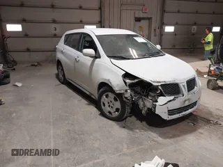2010 Pontiac Vibe w/1SA with VIN 5Y2SP6E81AZ419753, listed as a IAAI auction lot 41305760 with 272,883 mi miles. Bid and sale history available at carsss.com. Image 1.