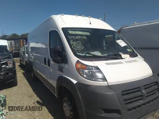 2018 Ram ProMaster Cargo with VIN 3C6URVJG3JE114543, listed as a IAAI auction lot 39218428 with 194,482 mi miles. Bid and sale history available at carsss.com. Image 1.