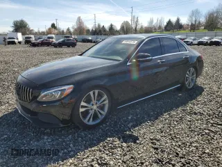 2015 Mercedes-Benz C 300 Luxury z VIN 55SWF4KB2FU004235, wystawiony jako Copart lot #49844575 z przebiegiem 62 249 mil mil oraz Szkoda całkowita • Salvage title. Historia ofert i sprzedaży dostępna na DreamBid. Obrazek 1.