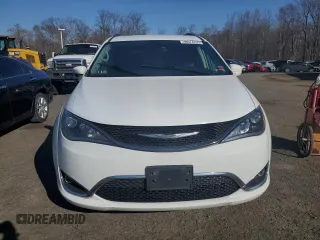 2018 Chrysler Pacifica Touring L z VIN 2C4RC1BG2JR211321, wystawiony jako Copart lot #48674735 z przebiegiem 144 769 mil mil oraz Tytuł czysty. Historia ofert i sprzedaży dostępna na DreamBid. Obrazek 5.