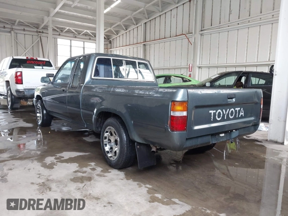 1992 Toyota Pickup DLX with VIN JT4RN93P8N5066778, listed as a IAAI auction lot 42508499 with 199,705 mi miles and . Bid and sale history available at DreamBid. Image 3.
