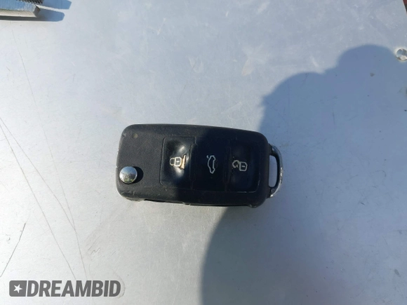 2011 Volkswagen Tiguan SE with VIN WVGBV7AX2BW562055, listed as a IAAI auction lot 41642084 with 175,407 mi miles and . Bid and sale history available at DreamBid. Image 11.
