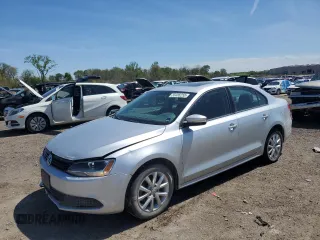 2012 Volkswagen Jetta SE with VIN 3VWDX7AJ3CM385985, listed as a Copart auction lot 55485255 with 153,931 mi miles and Salvage title. Bid and sale history available at DreamBid. Image 1.