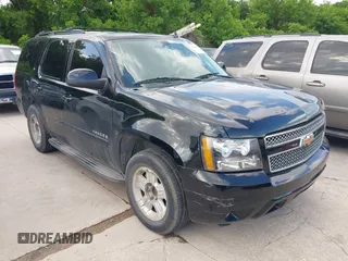 2009 Chevrolet Tahoe 2LT z VIN 1GNEC23339R216794, wystawiony jako IAAI lot #42111948 z przebiegiem 213 578 mil mil oraz . Historia ofert i sprzedaży dostępna na DreamBid. Obrazek 1.
