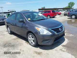 2015 Nissan Versa SV z VIN 3N1CN7AP9FL935082, wystawiony jako IAAI lot #42396754 z przebiegiem 198 452 mil mil oraz . Historia ofert i sprzedaży dostępna na DreamBid. Obrazek 1.