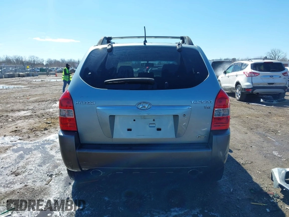2007 Hyundai Tucson SE with VIN KM8JN72D07U492574, listed as a IAAI auction lot 41810743 with 234,267 mi miles and . Bid and sale history available at DreamBid. Image 16.