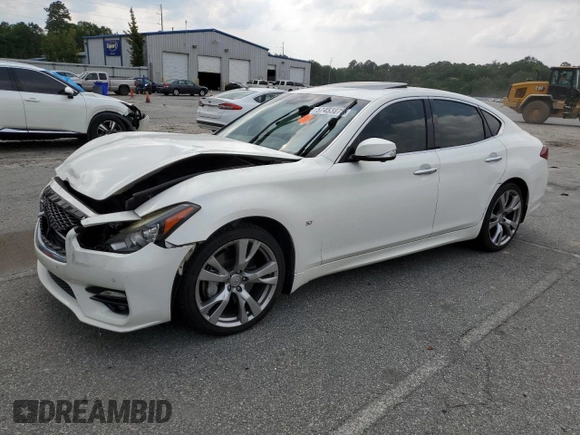 2015 Infiniti Q70 z VIN JN1BY1AP2FM541199, wystawiony jako Copart lot #57453875 z przebiegiem 163 666 mil mil oraz Szkoda całkowita • Salvage title. Historia ofert i sprzedaży dostępna na DreamBid. Obrazek 1.