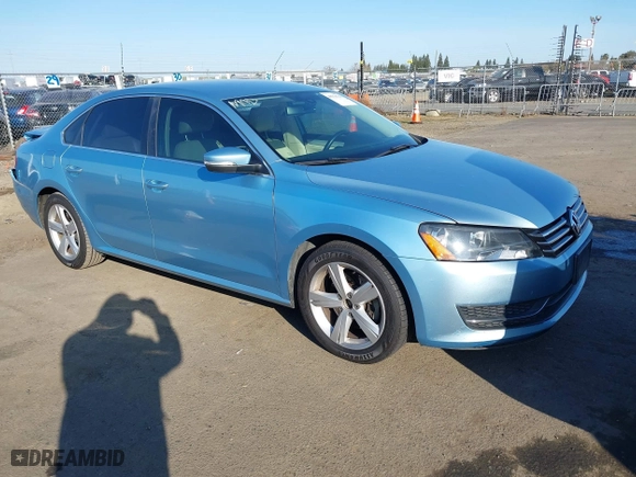 2013 Volkswagen Passat SE with VIN 1VWBP7A3XDC013233, listed as a IAAI auction lot 41771761 with 109,397 mi miles. Bid and sale history available at carsss.com. Image 1.