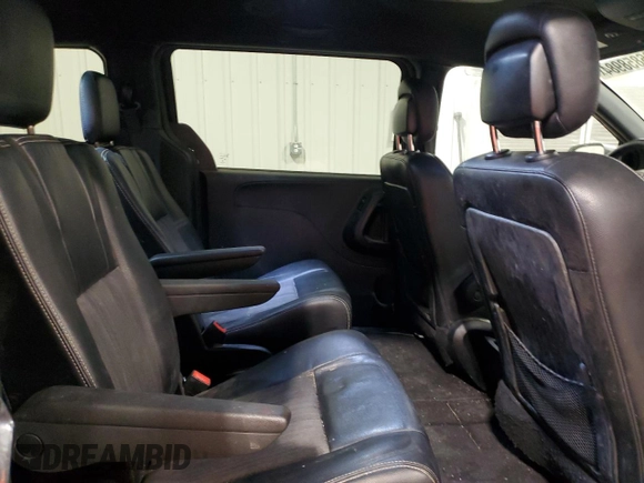 2015 Chrysler Town & Country S with VIN 2C4RC1HG4FR572726, listed as a Copart auction lot 86858984 with 140,033 mi miles and Salvage Title. Bid and sale history available at DreamBid. Image 11.