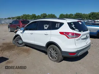 2016 Ford Escape SE with VIN 1FMCU9GX9GUC62462, listed as a IAAI auction lot 39999808 with Not Provided miles. Bid and sale history available at carsss.com. Image 3.