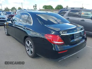2020 Mercedes-Benz E-Class E 350 with VIN W1KZF8DB5LA810132, listed as a IAAI auction lot 41938087 with 66,645 mi miles. Bid and sale history available at carsss.com. Image 3.