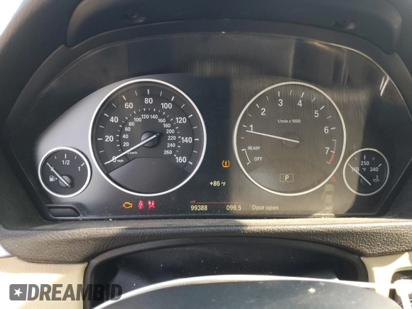 2015 BMW 4 Series 435i xDrive with VIN WBA3R5C54FK371700, listed as a Copart auction lot 60318895 with 99,388 mi miles and Clean title. Bid and sale history available at DreamBid. Image 9.