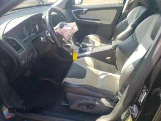 2017 Volvo XC60 Dynamic с VIN YV449MRR5H2013498, выставлен на аукционе Copart как лот 58240175 с пробегом 91 282 миль миль и Списание • Salvage title. История ставок и продаж доступна на DreamBid. Изображение 7.