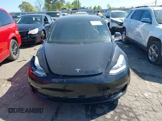 2020 Tesla Model 3 Long Range z VIN 5YJ3E1EB3LF622290, wystawiony jako IAAI lot #41978398 z przebiegiem 59 127 mil mil oraz . Historia ofert i sprzedaży dostępna na DreamBid. Obrazek 11.