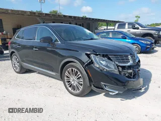 2016 Lincoln MKX Reserve with VIN 2LMTJ6LP9GBL27835, listed as a IAAI auction lot 42175905 with 87,541 mi miles. Bid and sale history available at carsss.com. Image 1.