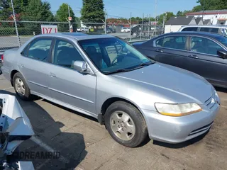 2001 Honda Accord EX z VIN 1HGCG165X1A086044, wystawiony jako IAAI lot #40795247 z przebiegiem 224 539 mil mil oraz . Historia ofert i sprzedaży dostępna na DreamBid. Obrazek 1.