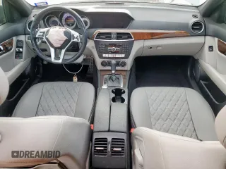 2013 Mercedes-Benz C 350 Sport с VIN WDDGF5HB1DA818794, выставлен на аукционе Copart как лот 57690935 с пробегом 166 511 миль миль и Списание • Salvage title. История ставок и продаж доступна на DreamBid. Изображение 8.