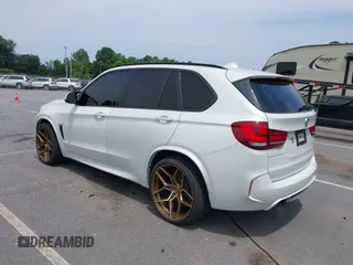 2018 BMW X5 M z VIN 5YMKT6C51J0Y83433, wystawiony jako IAAI lot #42483867 z przebiegiem 59 444 mil mil oraz . Historia ofert i sprzedaży dostępna na DreamBid. Obrazek 3.