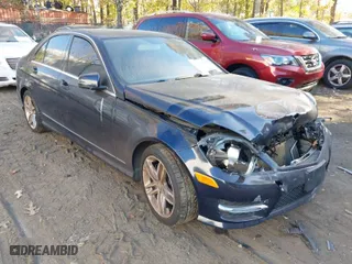 2013 Mercedes-Benz C-Class C 300 Sport with VIN WDDGF8AB8DR290863, listed as a IAAI auction lot 40739394 with 165,377 mi miles. Bid and sale history available at carsss.com. Image 1.