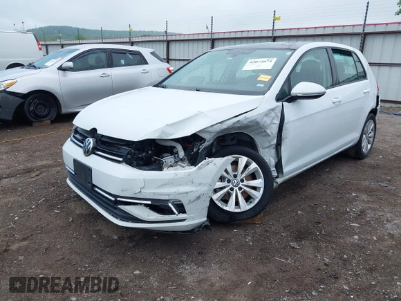 2021 Volkswagen Golf TSI z VIN 3VWG57AU9MM001027, wystawiony jako IAAI lot #42072074 z przebiegiem 81 819 mil mil oraz . Historia ofert i sprzedaży dostępna na DreamBid. Obrazek 20.