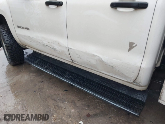 2015 Chevrolet Silverado 3500HD with VIN 1GB2KYEGXFZ529648, listed as a IAAI auction lot 41455344 with 317,558 mi miles and . Bid and sale history available at DreamBid. Image 17.