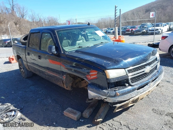 2006 Chevrolet Silverado 1500 LT1 with VIN 2GCEK13TX61232856, listed as a IAAI auction lot 41593832 with 186,273 mi miles. Bid and sale history available at carsss.com. Image 1.