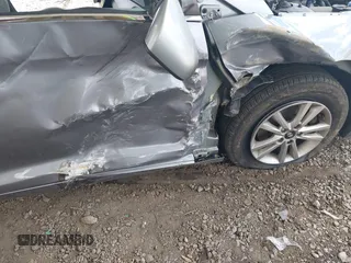 2017 Hyundai Sonata 2.4L z VIN 5NPE24AF7HH572904, wystawiony jako IAAI lot #42193616 z przebiegiem 122 229 mil mil oraz . Historia ofert i sprzedaży dostępna na DreamBid. Obrazek 6.