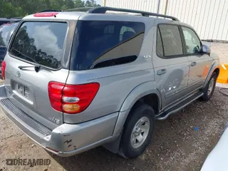 2004 Toyota Sequoia SR5 with VIN 5TDZT34A84S209752, listed as a IAAI auction lot 41953699 with 167,262 mi miles. Bid and sale history available at carsss.com. Image 4.
