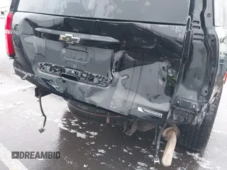 2017 Chevrolet Suburban Premier z VIN 1GNSKJKC4HR162261, wystawiony jako IAAI lot #41593672 z przebiegiem 100 136 mil mil oraz . Historia ofert i sprzedaży dostępna na DreamBid. Obrazek 6.