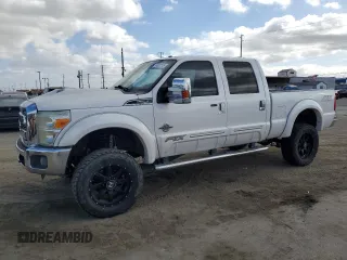 2012 Ford F-250 XL z VIN 1FT7W2BT4CEA51296, wystawiony jako Copart lot #55537375 z przebiegiem 243 184 mil mil oraz Czysty tytuł • Clean title. Historia ofert i sprzedaży dostępna na DreamBid. Obrazek 1.