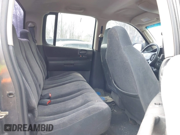 2002 Dodge Dakota Sport with VIN 1B7HG38N92S663249, listed as a IAAI auction lot 41912626 with 240,019 mi miles. Bid and sale history available at carsss.com. Image 8.