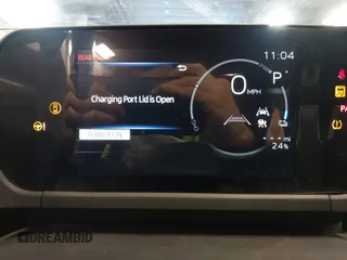 2023 Toyota bZ4X XLE z VIN JTMABACA3PA038951, wystawiony jako IAAI lot #41961433 z przebiegiem 10 261 mil mil oraz . Historia ofert i sprzedaży dostępna na DreamBid. Obrazek 17.