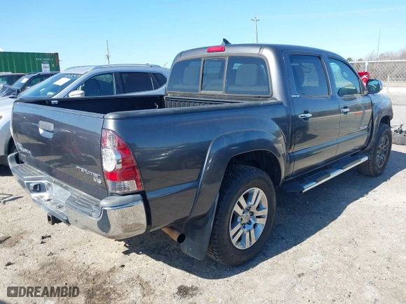 2013 Toyota Tacoma PreRunner with VIN 5TFJU4GN2DX031877, listed as a IAAI auction lot 41532757 with 176,797 mi miles. Bid and sale history available at carsss.com. Image 4.