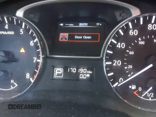 2013 Nissan Pathfinder SV with VIN 5N1AR2MM1DC648756, listed as a IAAI auction lot 41640693 with 170,190 mi miles. Bid and sale history available at carsss.com. Image 7.