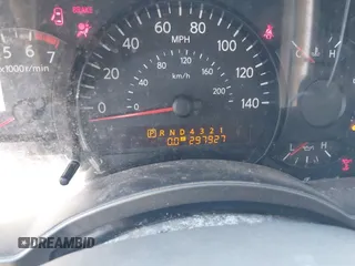 2007 Nissan Armada SE z VIN 5N1BA08AX7N707537, wystawiony jako IAAI lot #41563441 z przebiegiem 297 927 mil mil oraz . Historia ofert i sprzedaży dostępna na DreamBid. Obrazek 7.
