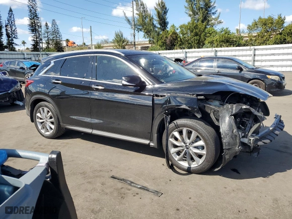 2019 Infiniti QX50 LUXE with VIN 3PCAJ5M3XKF138197, listed as a Copart auction lot 44222635 with 51,728 mi miles and Non Repairable. Bid and sale history available at carsss.com. Image 4.
