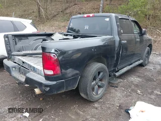 2017 Ram 1500 Express z VIN 1C6RR6KT8HS683418, wystawiony jako IAAI lot #41488810 z przebiegiem 137 659 mil mil oraz . Historia ofert i sprzedaży dostępna na DreamBid. Obrazek 4.