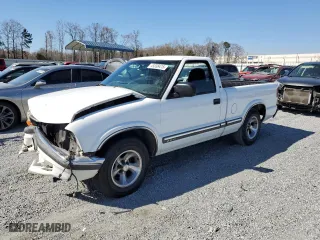 2000 Chevrolet S-10 LS with VIN 1GCCS14W8YK181098, listed as a Copart auction lot 49338415 with 114,374 mi miles and Salvage Title. Bid and sale history available at carsss.com. Image 1.