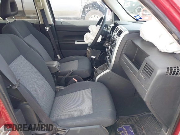 2008 Jeep Patriot Sport with VIN 1J8FF28W58D515280, listed as a IAAI auction lot 41535128 with 160,353 mi miles. Bid and sale history available at carsss.com. Image 5.