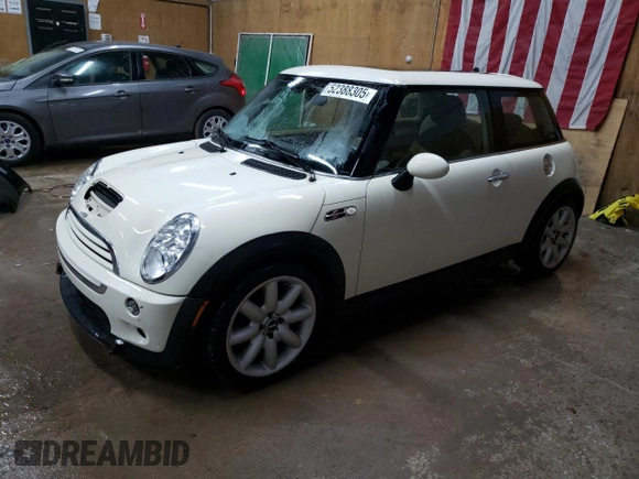 2005 MINI Hardtop S with VIN WMWRE33485TD93762, listed as a Copart auction lot 52388305 with 94,715 mi miles and Clean Title. Bid and sale history available at DreamBid. Image 1.