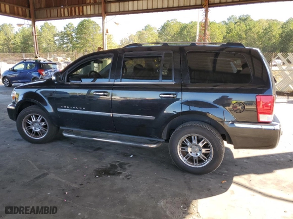 2008 Chrysler Aspen Limited with VIN 1A8HX58N08F106994, listed as a Copart auction lot 77004634 with 195,432 mi miles and Salvage Title. Bid and sale history available at carsss.com. Image 2.