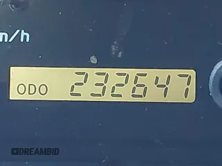 2001 Lexus LX 470 with VIN JTJHT00W613500563, listed as a IAAI auction lot 41730804 with 232,647 mi miles and . Bid and sale history available at carsss.com. Image 15.