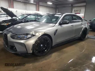 2021 BMW M3 Competition z VIN WBS33AY04MFL04703, wystawiony jako Copart lot #52173965 z przebiegiem 15 713 mil mil oraz Szkoda całkowita • Salvage title. Historia ofert i sprzedaży dostępna na DreamBid. Obrazek 1.