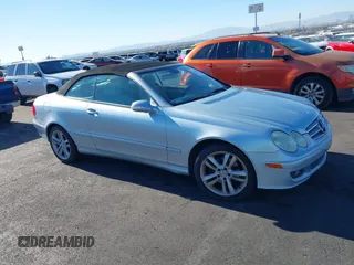2006 Mercedes-Benz CLK 3.5L with VIN WDBTK56JX6F177664, listed as a IAAI auction lot 41147060 with 144,352 mi miles. Bid and sale history available at carsss.com. Image 1.