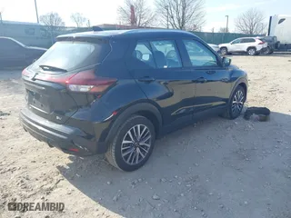 2021 Nissan Kicks SV with VIN 3N1CP5CV6ML523452, listed as a IAAI auction lot 41910818 with 73,242 mi miles. Bid and sale history available at carsss.com. Image 4.