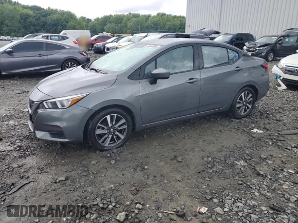 2021 Nissan Versa SV z VIN 3N1CN8EV7ML821786, wystawiony jako Copart lot #56646685 z przebiegiem 73 121 mil mil oraz Szkoda całkowita • Salvage title. Historia ofert i sprzedaży dostępna na DreamBid. Obrazek 1.